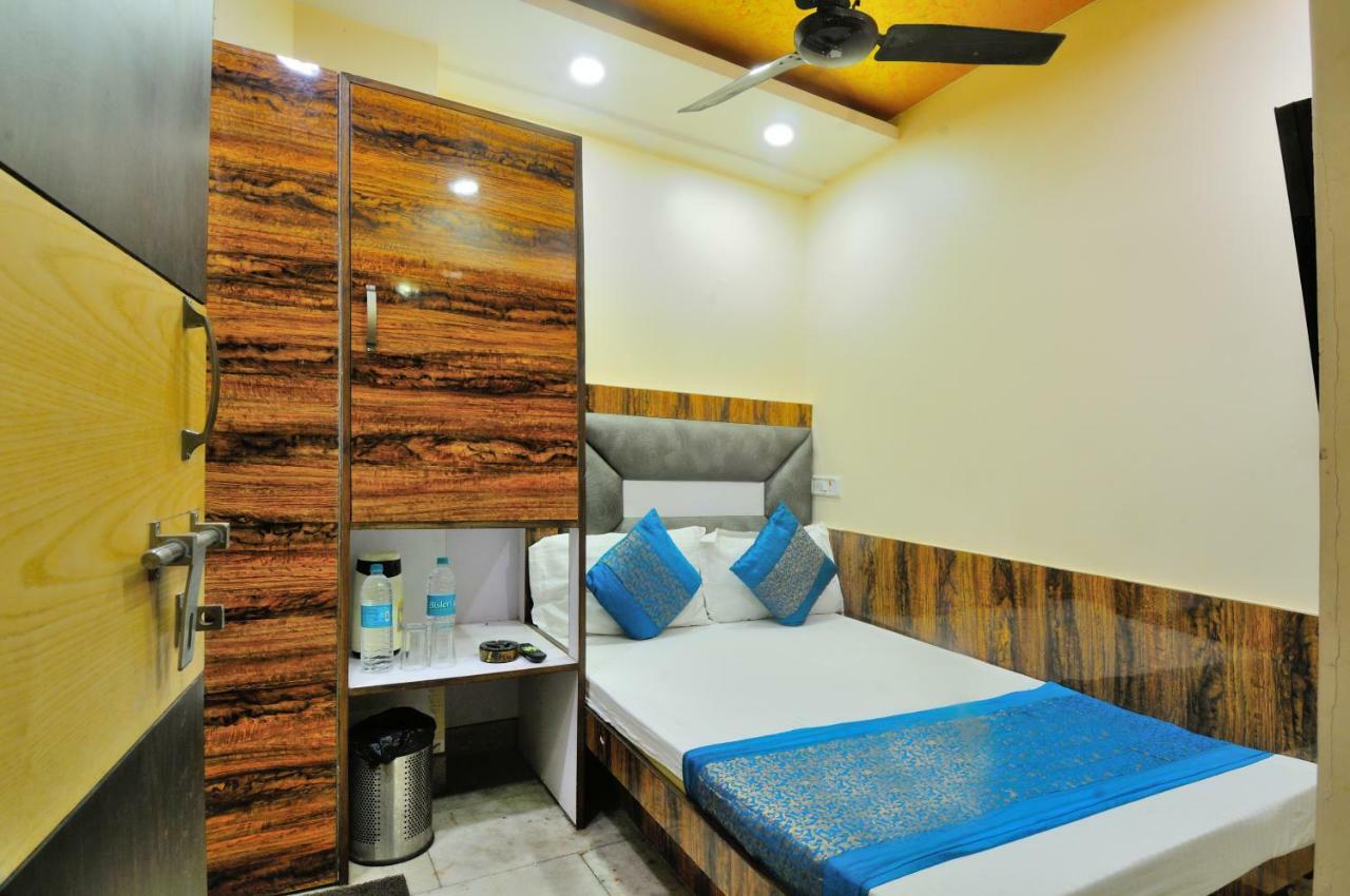 Hotel Lahorimal Deluxe New Delhi Ngoại thất bức ảnh