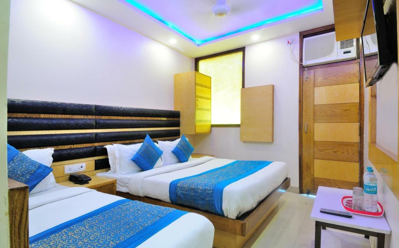 Hotel Lahorimal Deluxe New Delhi Ngoại thất bức ảnh